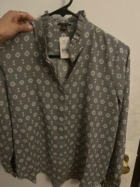 Ann Taylor Gray Blouse with White Geometric Print and Ruffle Collar and sleeves